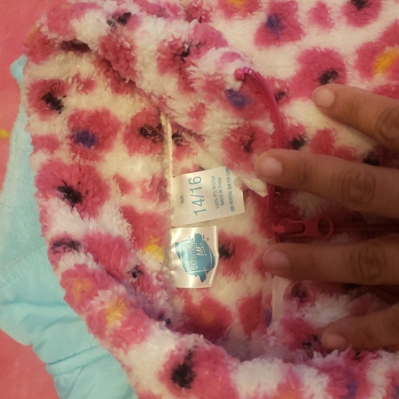 Three jackets - Picture 5 of 7